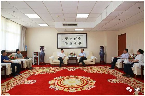 集團(tuán)董事長(zhǎng)、總裁劉裕前往濟(jì)南大學(xué)進(jìn)行工作訪問